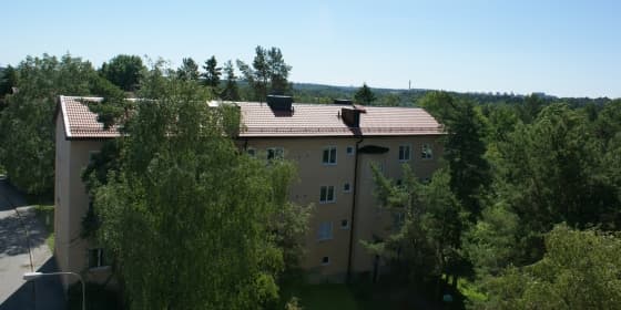 Takläggning Dörrvägen 8-10