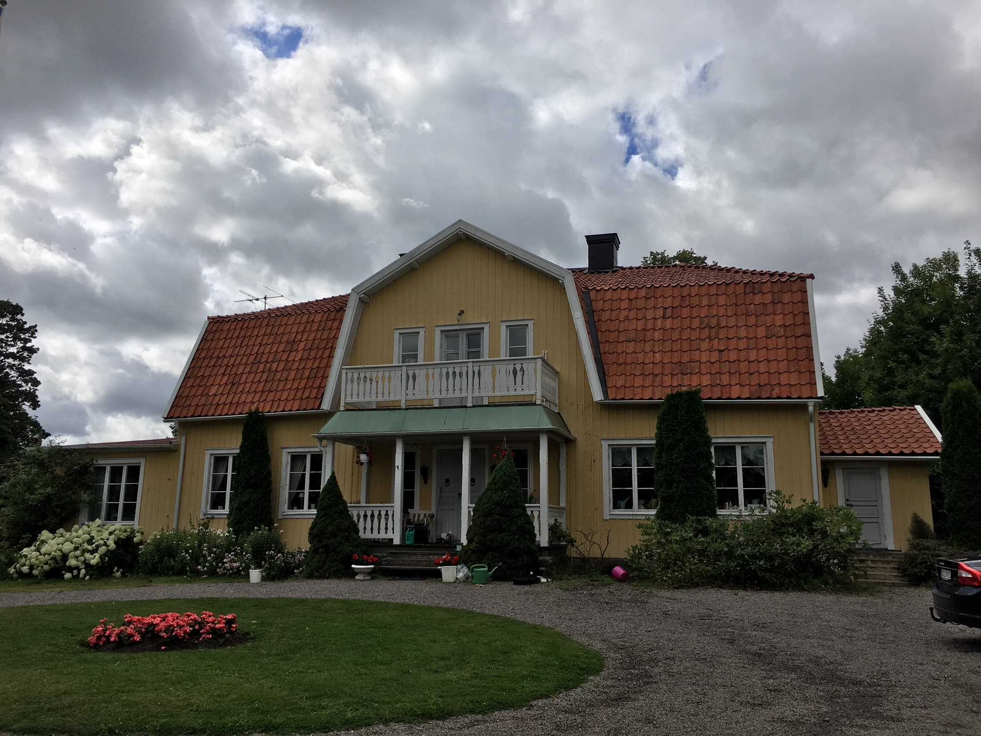 Takläggning Håtuna kyrkväg Bro