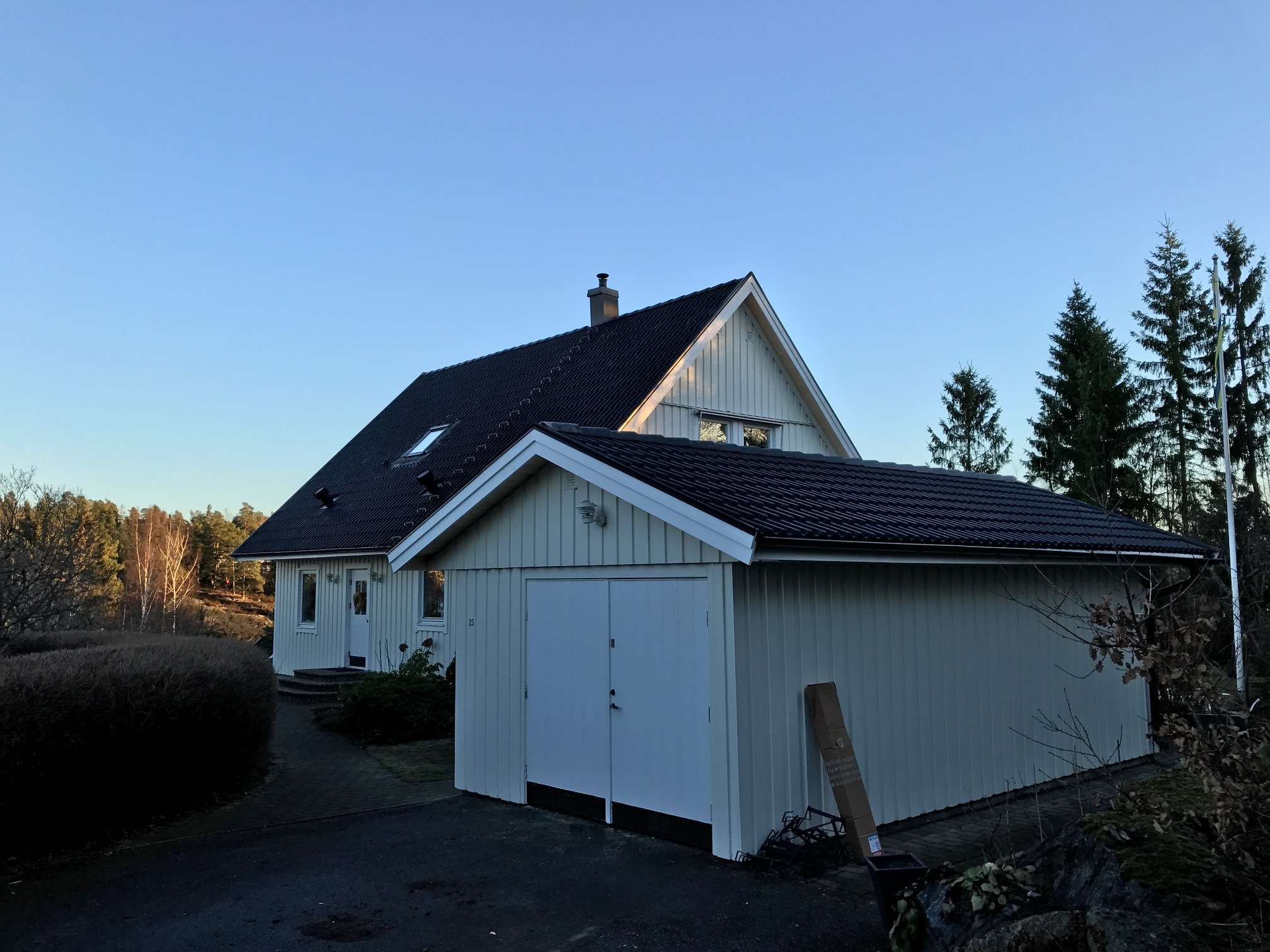 Takläggning Revyvägen Skogås